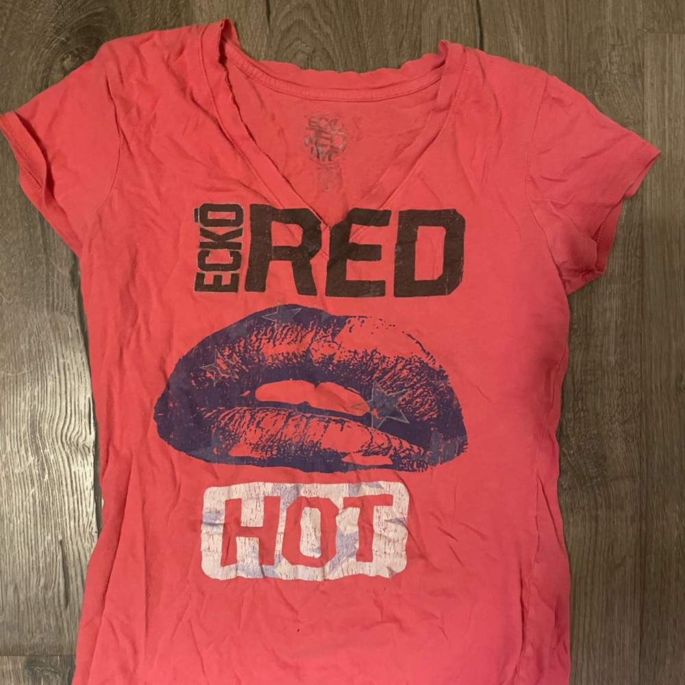 Echo red hot lips t shirt
